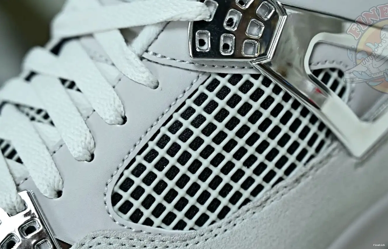 Jordan lron Jordan Air 4